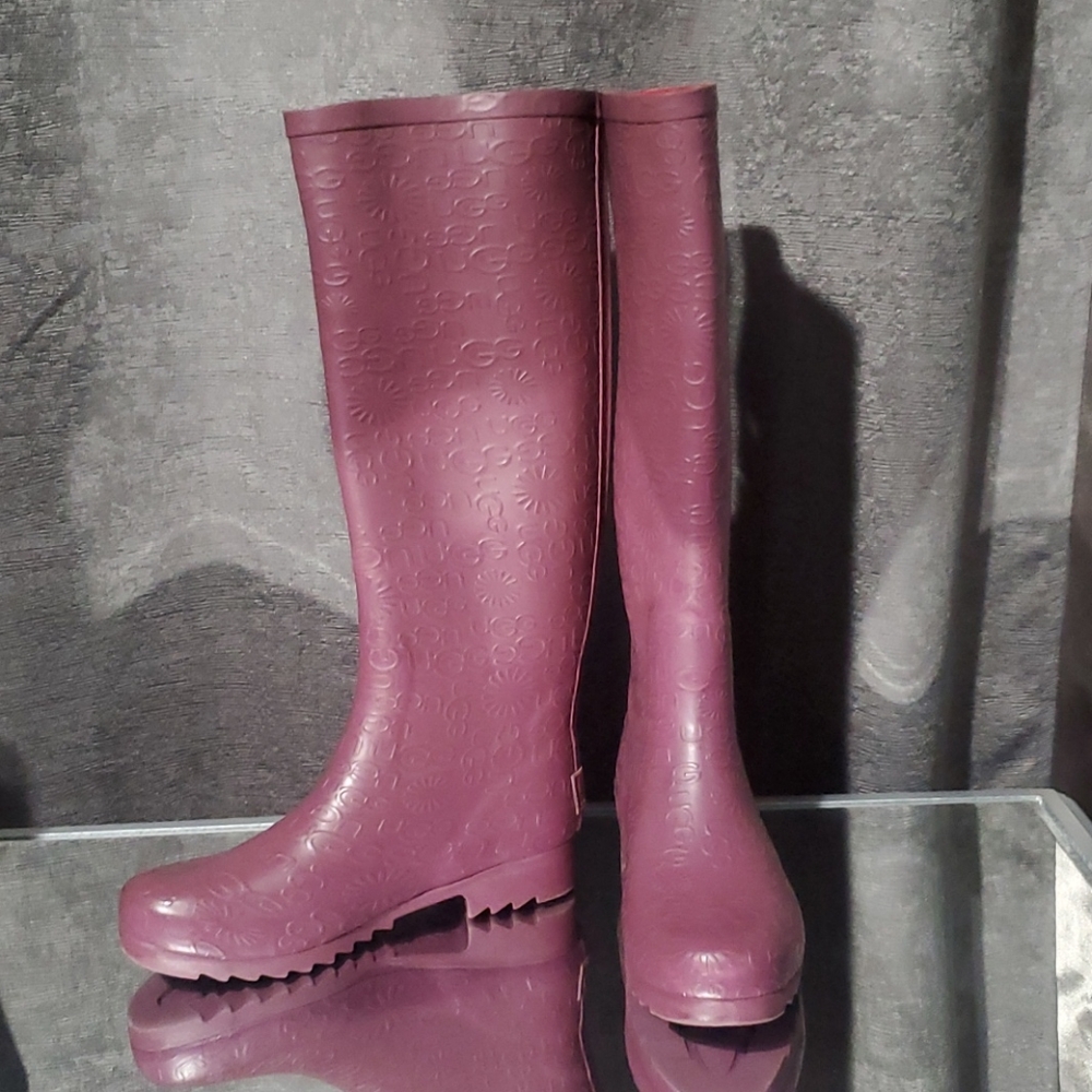 Uggs rain boots